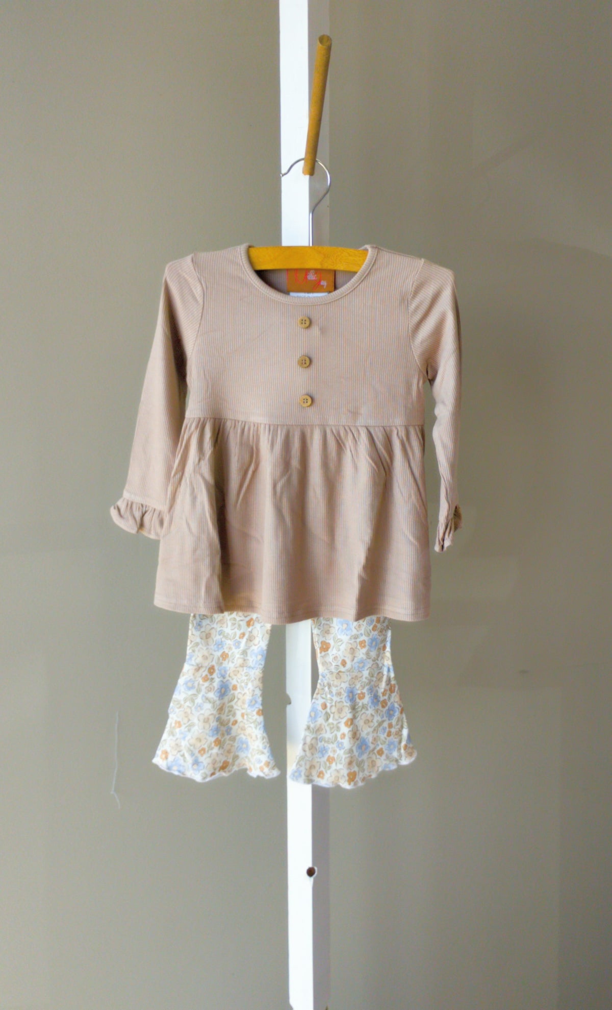 Mille Jay Hearthside Blooms Bell Bottom Set