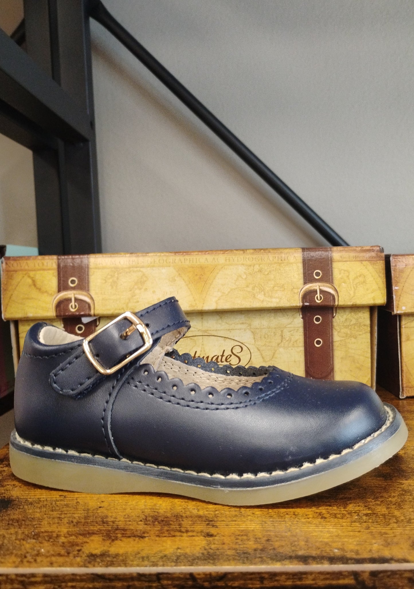Footmates Allie (Chestnut, White, Navy)
