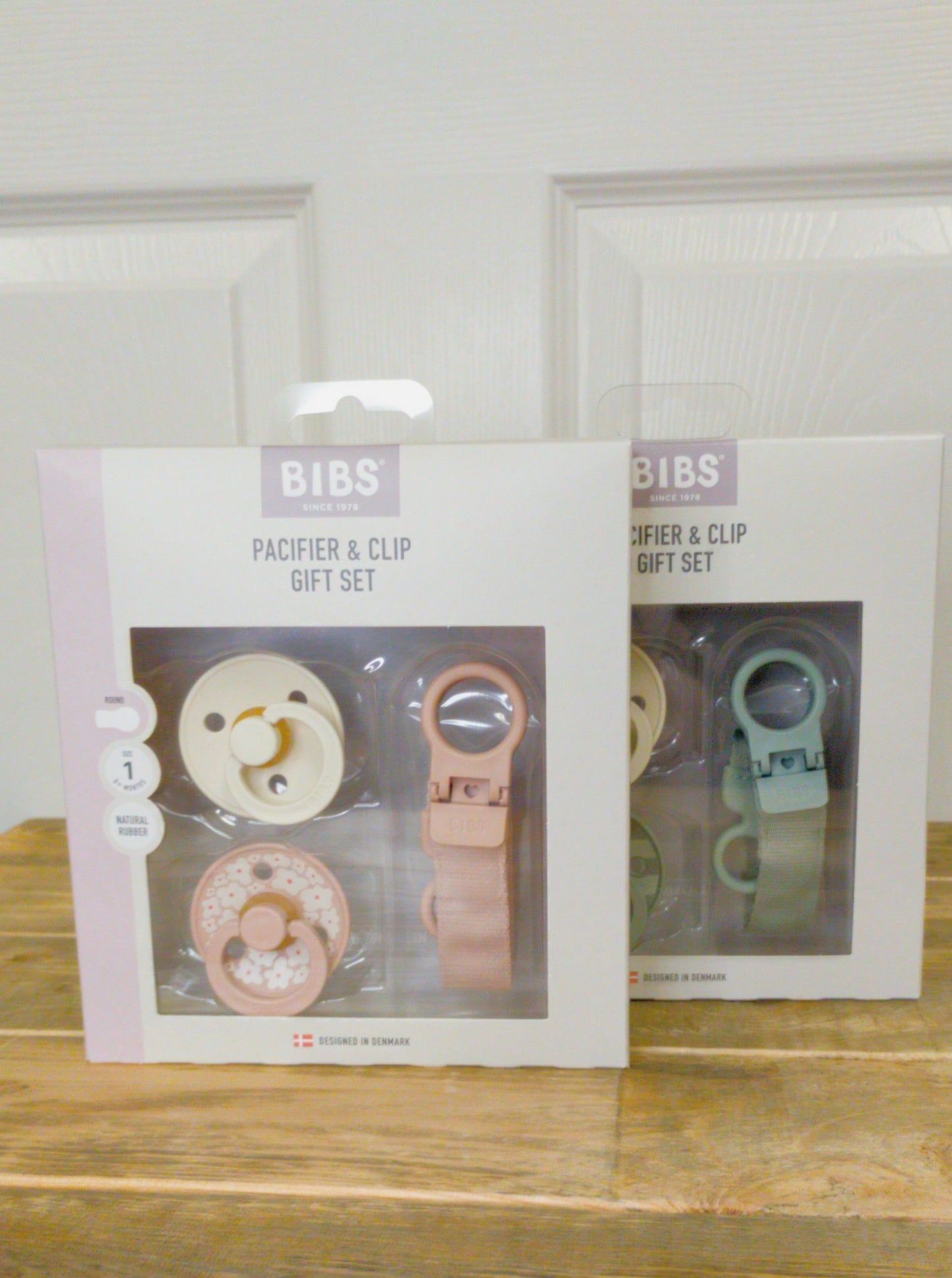 BIBS Colour Pacifer & Loop Clip Gift Set (Blush, Sage) Size 1