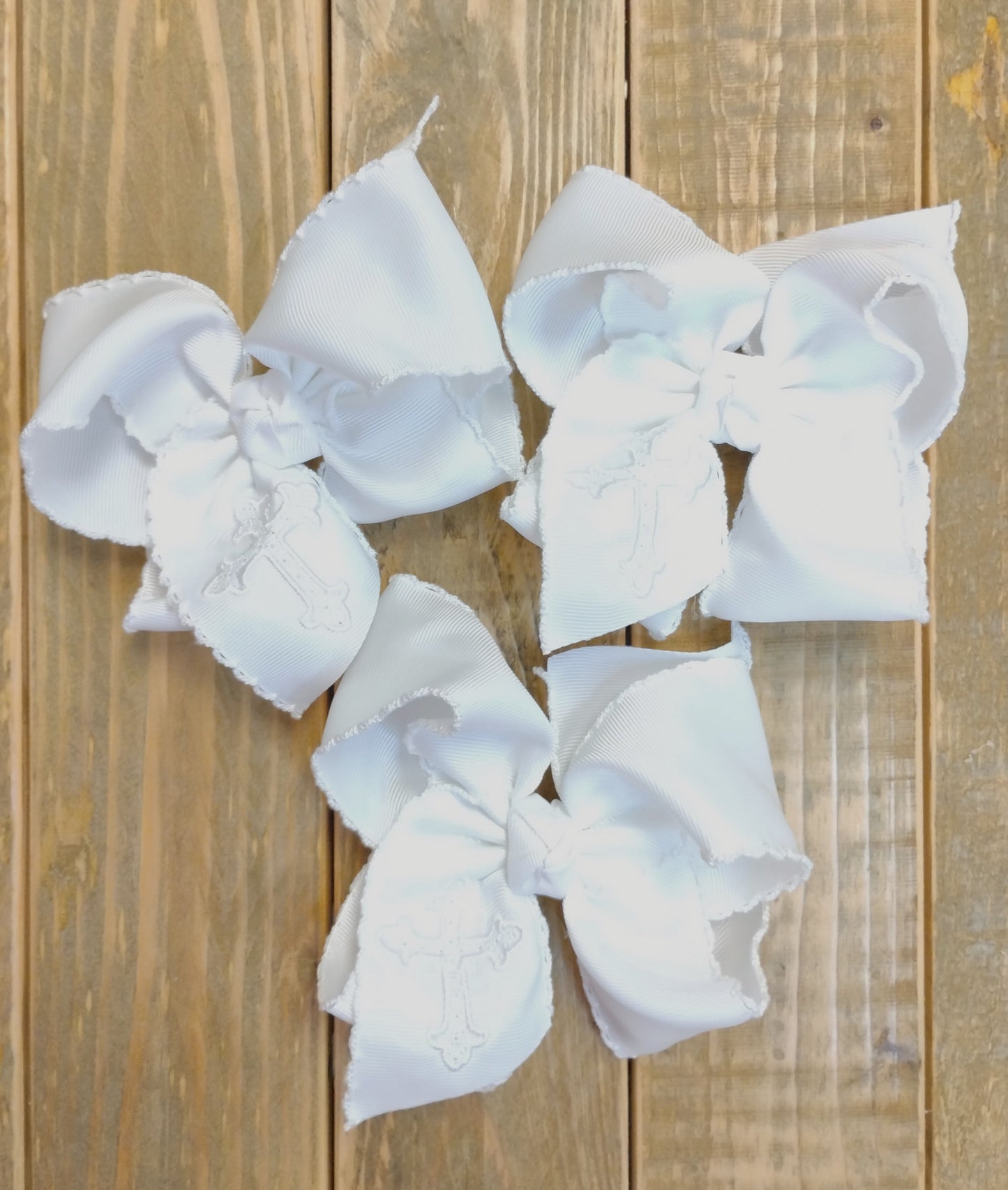 Beyond Creations 5.5" White Cross Bow