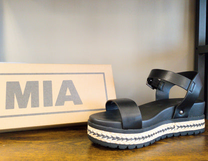 Mia Women's Kieva Platform Sandals